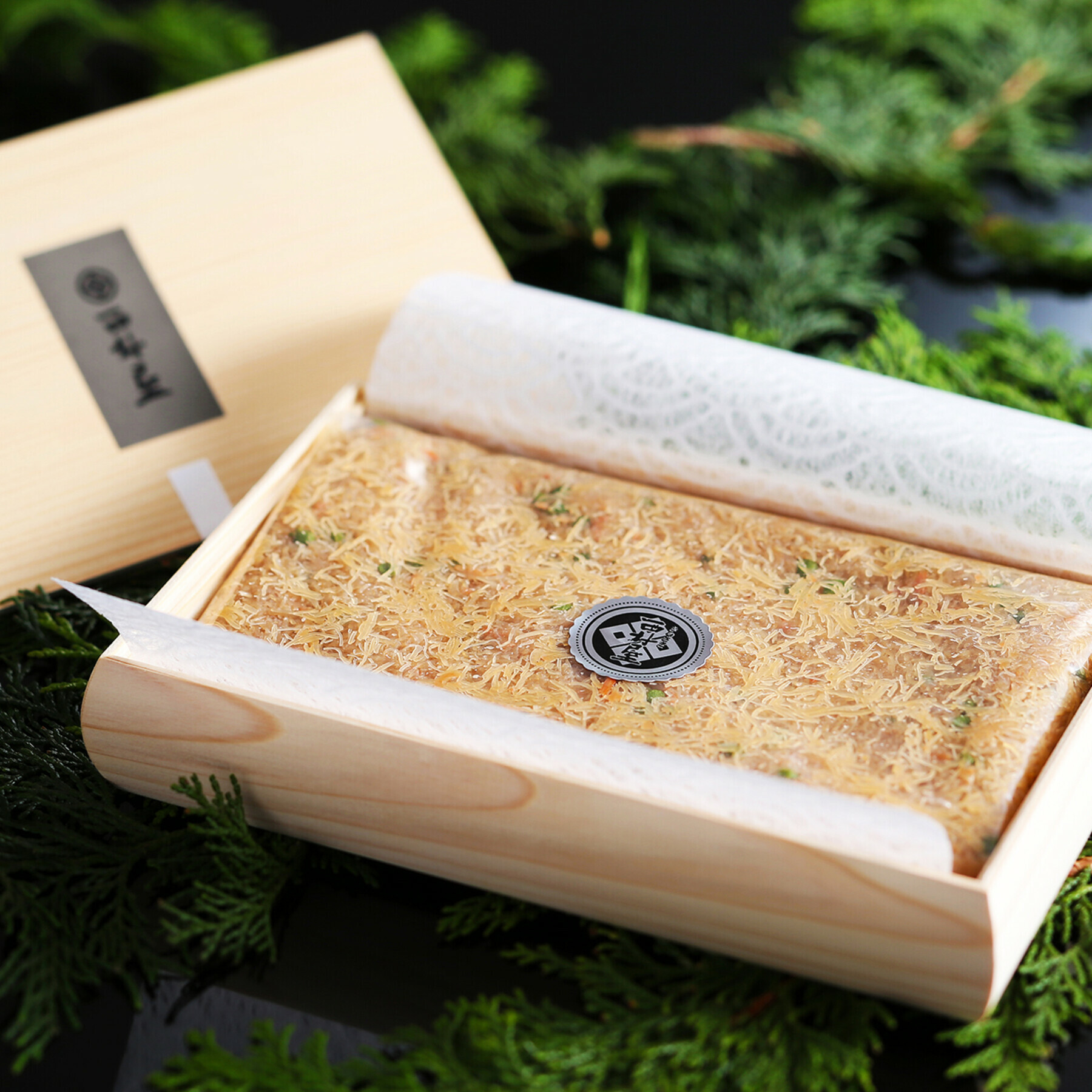 朝倉山椒と紅ずわい 蟹山椒 箱詰(200g)のお取り寄せ - 城崎温泉 西村屋 - OMAKASEのお取り寄せ